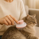 Escova Removedora de Pelos Soltos Autolimpante para cães e gatos